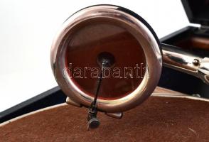 Hordoztató gramofon tölcsér nélküli kivitel, komplett, működő, jó állapotban 42x29 cm