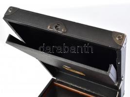 Hordoztató gramofon tölcsér nélküli kivitel, komplett, működő, jó állapotban 42x29 cm