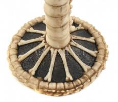 Koponya formájú őrlemény kupa fém betéttel 19 cm