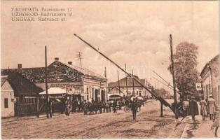 Ungvár, Uzshorod, Uzhhorod, Uzhorod; Radvánc út, sorompó, vendéglő és szálloda / street, barrier, restaurant and hotel (Rb)