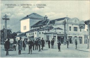 Ungvár, Uzshorod, Uzhhorod, Uzhorod; színház, autó, üzlet / Divadlo / theatre, automobile, shop