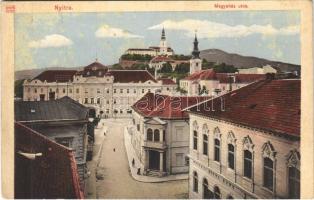 1913 Nyitra, Nitra; Megyeház utca, Hitel bank. Huszár István kiadása / street, credit bank