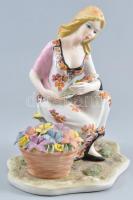 Azonosítatlan jelzéssel: Virágos lányka. biszkvit porcelán, kézzel fetsett jelzett, hibátlan 21 cm