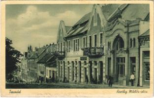 1941 Tasnád, Horthy Miklós utca, üzletek. Lőwinger Lipót kiadása / street view, shops (EK)