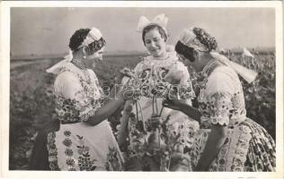 1941 Kalocsa, népviselet, magyar folklór