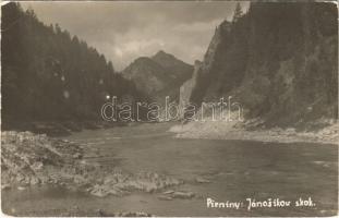 1937 Tátra, Magas-Tátra, Vysoké Tatry; Pieniny, Janosikov skok (Zbojnicky skok) / Pieninen / Dunajec, Betyárugrás / Dunajec riverside. photo (EK)