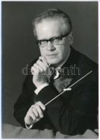 Erdélyi Miklós (1928.-1993) Kossuth- és Liszt Ferenc-díjas karmester, érdemes és kiváló művész fotója, 15x10 cm