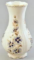 Zsolnay porcelán búzavirágmintás váza, kézzel festett, jelzett, kis kopásnyomokkal, m: 18,5 cm