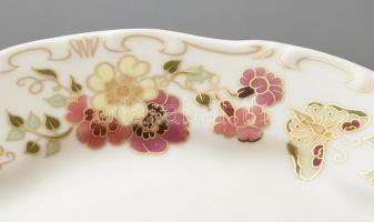 Zsolnay porcelán pillangó mintás süteményes készlet. Kézzel festett, jelzett, hibátlan. d: 17 cm, d:...