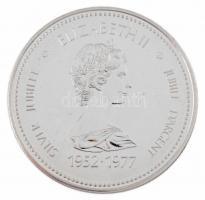 Kanada 1977. 1$ Ag "Ezüstjubileum / II. Erzsébet" eredeti tokban T:1 ujjlenyomat  Canada 1977. 1 Dollar Ag "Silver Jubilee / Elizabeth II" in original case C:UNC fingerprint Krause KM#118