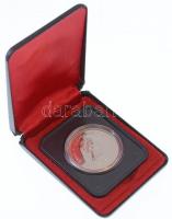 Kanada 1977. 1$ Ag "Ezüstjubileum / II. Erzsébet" eredeti tokban T:1 ujjlenyomat 
Canada ...