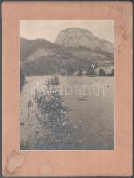 cca 1930 Gyilkos-tó, kartonra kasírozott fotó Schäffer műterméből, hátoldalon feliratozva, foltos, sérül karton, 24×17 cm