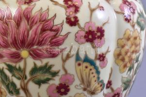 Zsolnay virág mintás áttört kaspó. Kézzel festett, jelzett (Männerné), egyébként hibátlan. d:19 cm, ...