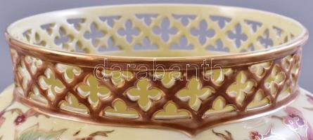 Zsolnay virág mintás áttört kaspó. Kézzel festett, jelzett (Männerné), egyébként hibátlan. d:19 cm, ...