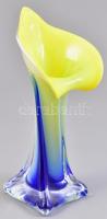 Váza. Több színű kézzel készült üveg. Anyagában húzott, színezett. 19 cm