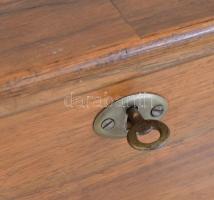 Kulcsos ládika. Politúrozott fa. 17x23x14 cm XIX. sz. vége