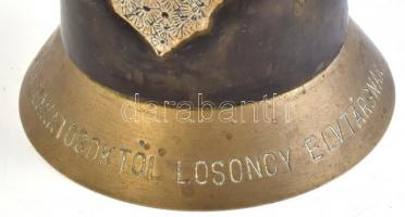 Töltényhüvely váza levelet hozó madárral. Csőgyári lakatosoktól Losoncy elvtársnak . Réz. 38 cm