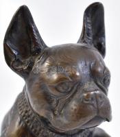 Ülő francia buldog kutya bronz szobor. Műkő talapzaton 11 cm