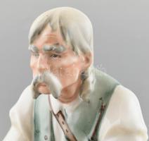 Zsolnay nagyméretű kézzel festett porcelán szalonnázó juhász szobor, jelzett, hibátlan, 32 cm