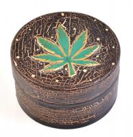 Kannabisz leveles fa dobozka, kézzel festett, kis kopásokkal, d: 10 cm