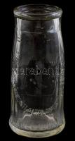 Budapesti Központi Általános Tejcsarnok Rt. joghurtos üveg, kopásnyomokkal, m: 13,5 cm