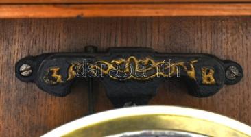 Nagy méretű felesütős, igajáratos falióra, szép tokkal, fazettált üvegekkel, vésett réz számlapokkal...