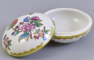 Herendi Viktória mintás porcelán bonbonier, kézzel festett (amatőr festés?), jelzett, kis kopásnyomo...