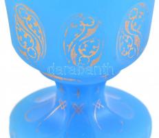 Türkizszínű üvegpohár, kopott aranyozással, csorbákkal, m: 14 cm