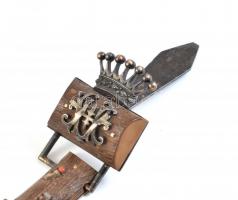 Régi textil/fa legyező, gróf Hugonnai Vilma orvosnő hagyatékából, "HV" monogramos díszítés...