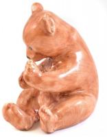 Mézes mackó, mázas kerámia, kézzel festett, jelzés nélkül, m: 15,5 cm