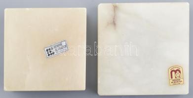 Alabástrom ékszerdoboz, 4x8,5x8,5 cm és hamutartó, 2x10x10 cm, mindkettő címkével jelzett, éleinél é...
