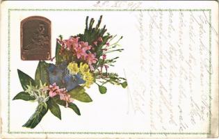 1917 Isonzo-Armee 1915 feliratú jelvény dombornyomott bronz képe tábori postai levelezőlapon / WWI Austro-Hungarian K.u.K. badge on a military field postcard, bronze Emb. (EK)
