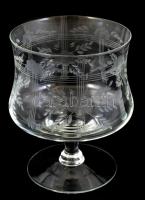 6 db csiszolt konyakos talpas üveg pohár, egyiken apró csorbával a felső peremén, m: 12 cm, d: 9 cm