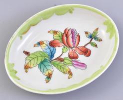 Herendi Viktória mintás tálka, porcelán, kézzel festett, erősen kopott, jelzett, d: 10x7,5x1,5 cm