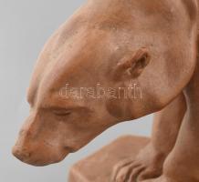 Ülő jeges medve, terakotta, 1920 körül, tervezte : Markup Béla, jelzés nélkül, apróbb csorbákkal. m:...