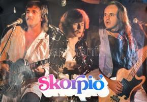 cca 1980 Skorpió együttes plakát sarkán rajzszög lyukakkal 95x70 cm