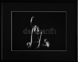 Marácz István (1958-): Alázattal. Professzionális fotópapír, kézi nagyítású, 1/1 nagyítás, bársony p...