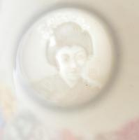 2 db teáscsésze gésa jelenettel, egyik belsejében litofán gésa fej, porcelán, kontúrmatrica kézzel s...