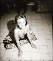 Fotómodellek véletlenszerű találkozása egy tételben, Menesdorfer Lajos (1941-2005) budapesti fotóműv...