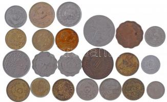 22db-os arab érmetétel, közte Egyiptom 1938. 10m Br Fárúk + Jordánia 1955. 10f Br T:2-3 22pcs Arabic coin lot, within Egypt 1938. 10 Milliemes Br Farouk + Jordan 1955. 10 Fils Br C:XF-F