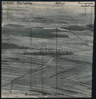 cca 1917 Felderítő légi fénykép az I. világháborúból, felületén azonosítási pontok feliratozva, (az időpontot más, azonos forrásból beszerzett fotók jelezték), 13,5x13 cm