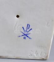 Herendi porcelán prímás, kézzel festett, jelzett, hibátlan. Ritka! m: 13,5 cm