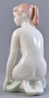 Aquincumi térdelő akt, kézzel festett, jelzett, hibátlan. , m: 22 cm