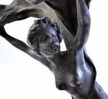 Szecessziós női alak. Spiáter szobor, ami akár lámpa testnek is kialakítható. Sérült. m: 35 cm