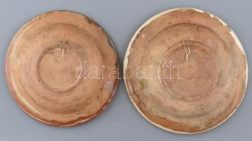 Régi erdélyi kerámia tál, 2 db, apró kopással, csorbával. Egyik oldalán apró hajszálrepedés. d: 19,5...