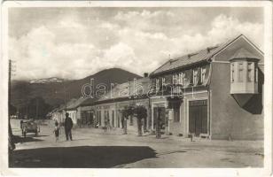 1941 Kőrösmező, Yasinia, Yasinya, Jaszinya, Jassinja, Jasina; Námesti v pozadi Bliznice / tér, Abraham Knoll, S. Galac üzlete, cukrászda / square, shops, confectionery (fl)