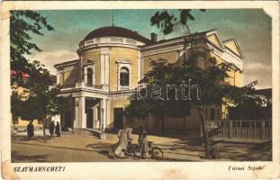 Szatmárnémeti, Satu Mare; Városi színház, kerékpárosok / theatre, men with bicycles (EB)
