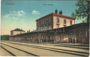 1916 Érsekújvár, Nové Zamky; vasútállomás. Vasúti levelezőlapárusítás 2. 1915. / railway station