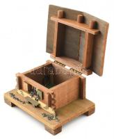 Házikó alakú fa doboz, 12×9×8 cm