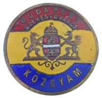 ~1930. Budapest Székesfőváros - KÖZGYÁM zománcozott fém jelvény (28mm) T:2 zománchiba